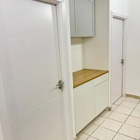 Apartamento Bed And Shower Alone